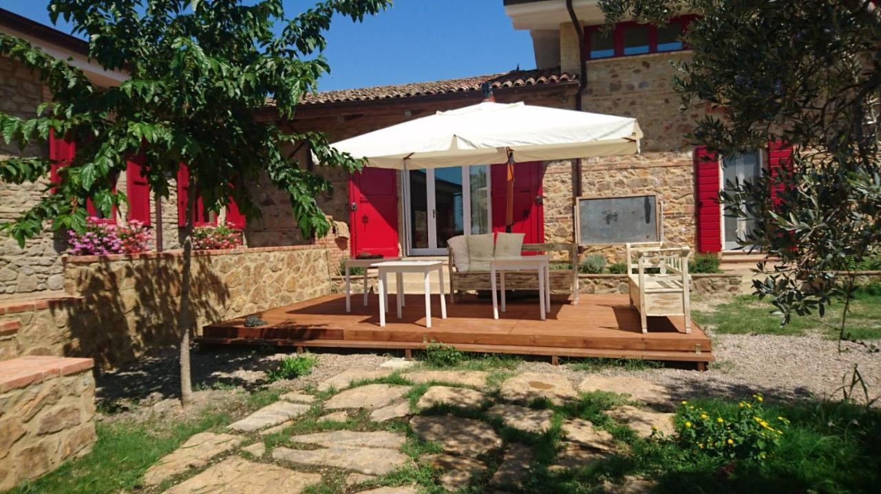 Il Barbagianni Acomodação com café da manhã Montepescali Exterior foto