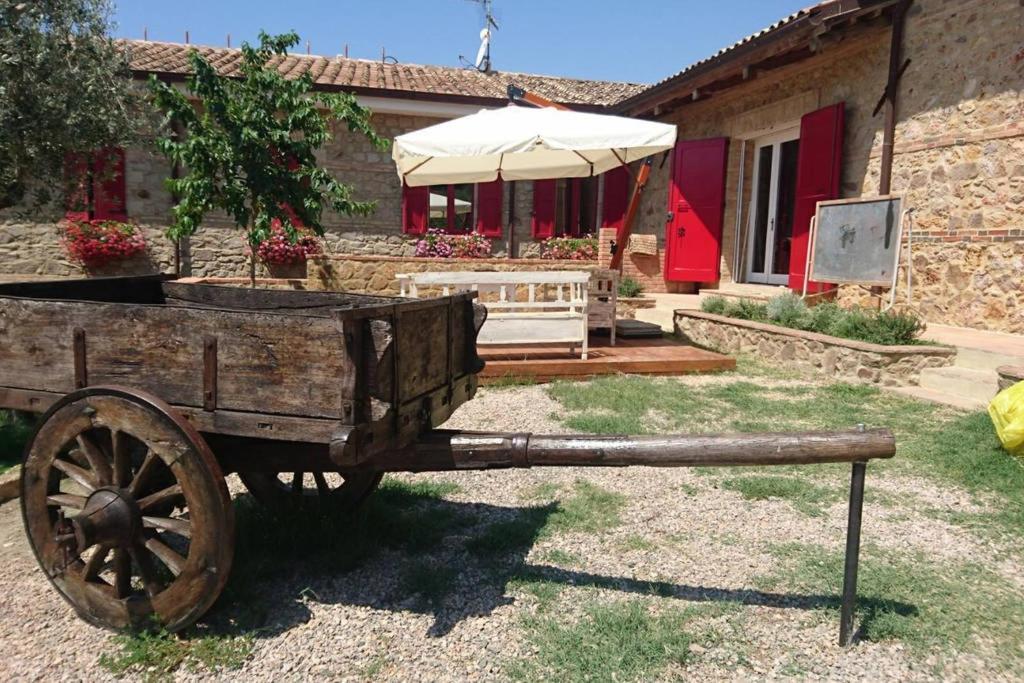 Il Barbagianni Acomodação com café da manhã Montepescali Exterior foto